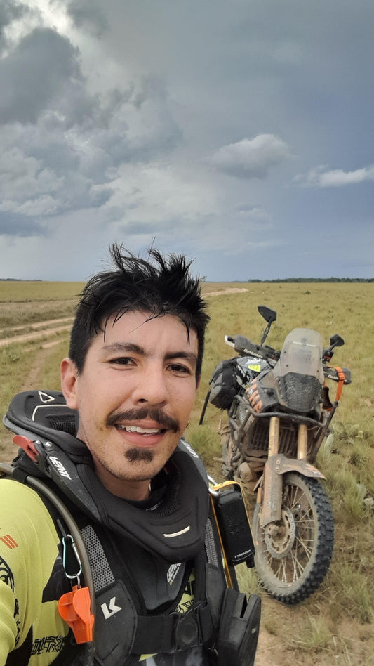 La Historia de Daniel Cano Mejía | Más Aventura y Aventura Sobre 2 Ruedas