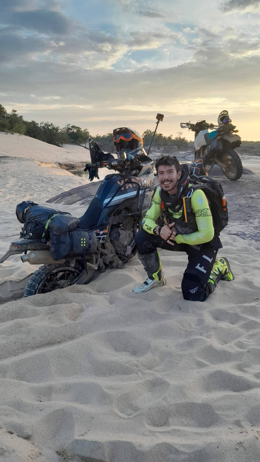 La Importancia del Equipamiento para un Motociclista de Aventura