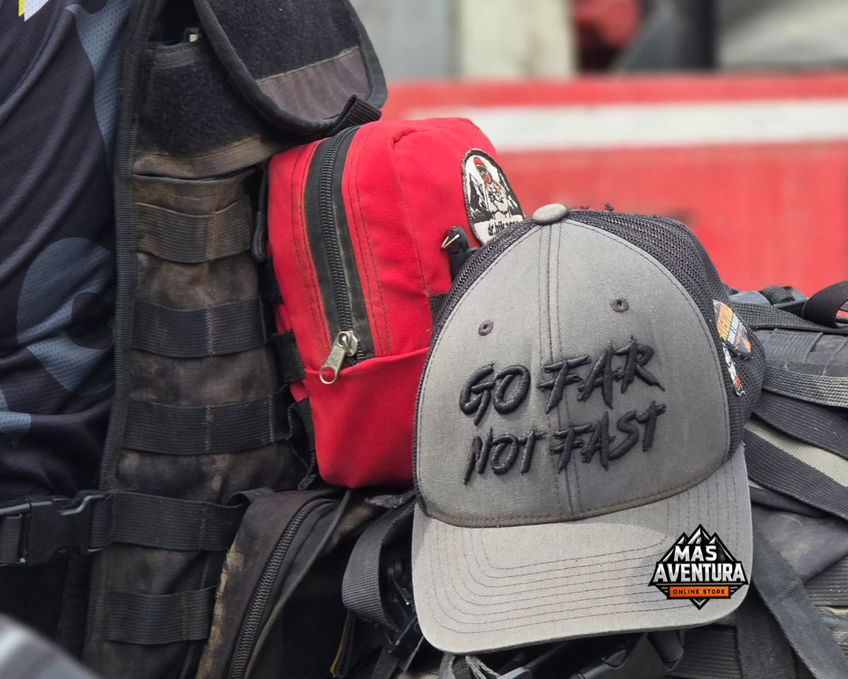 Gorra Go Far Not Fast